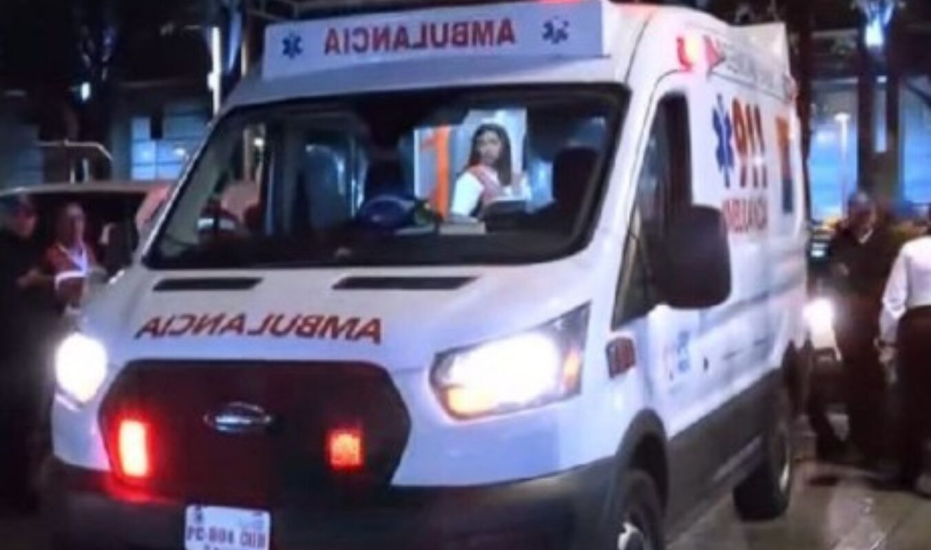 Protección Civil de Cuauhtémoc auxilia a reportera lesionada por punción en la vía pública
