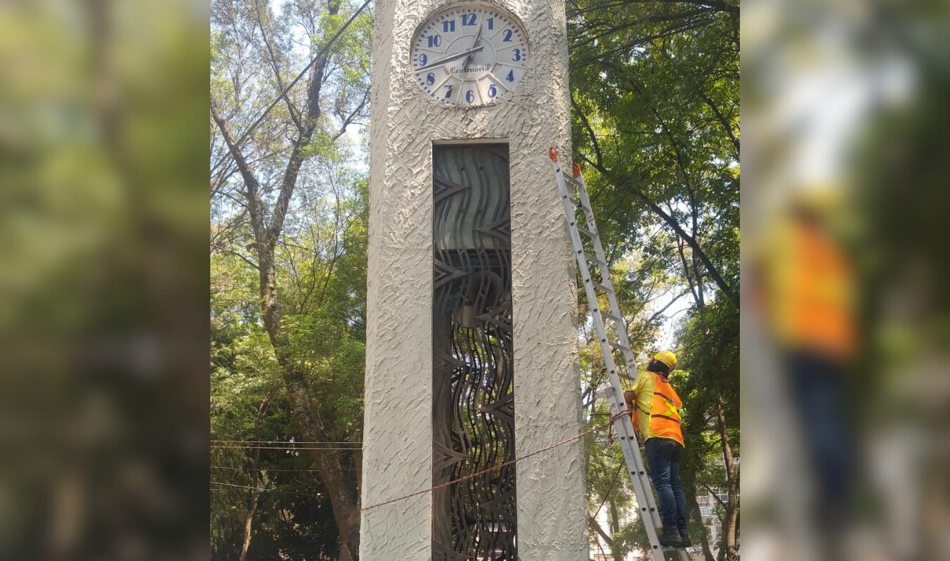 Inician trabajos de restauración y limpieza del Reloj Armenio en Cuauhtémoc