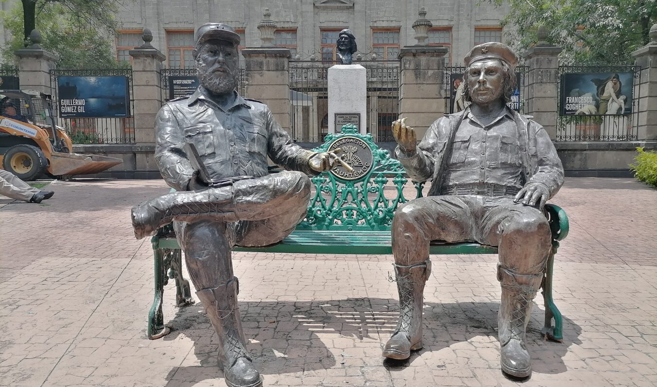 RETIRAMOS LA ESCULTURA MONUMENTO ENCUENTRO DEL JARDÍN TABACALERA ANTE IRREGULARIDADES EN SU INSTALACIÓN