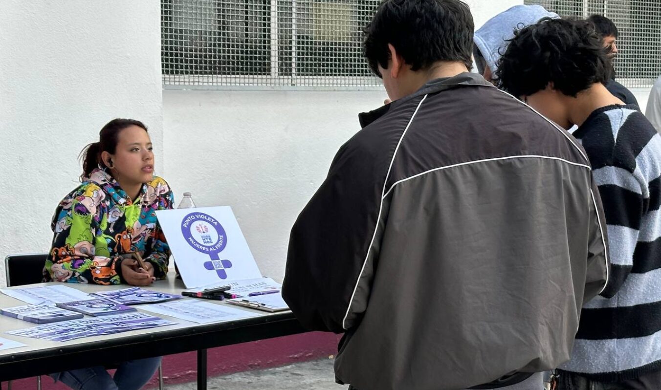 ALCALDÍA CUAUHTÉMOC REALIZA EN CECYT 5 BRIGADA VIOLETA: JORNADA PARA PREVENIR, DETECTAR Y ACOMPAÑAR CASOS DE VIOLENCIA CONTRA MUJERES
