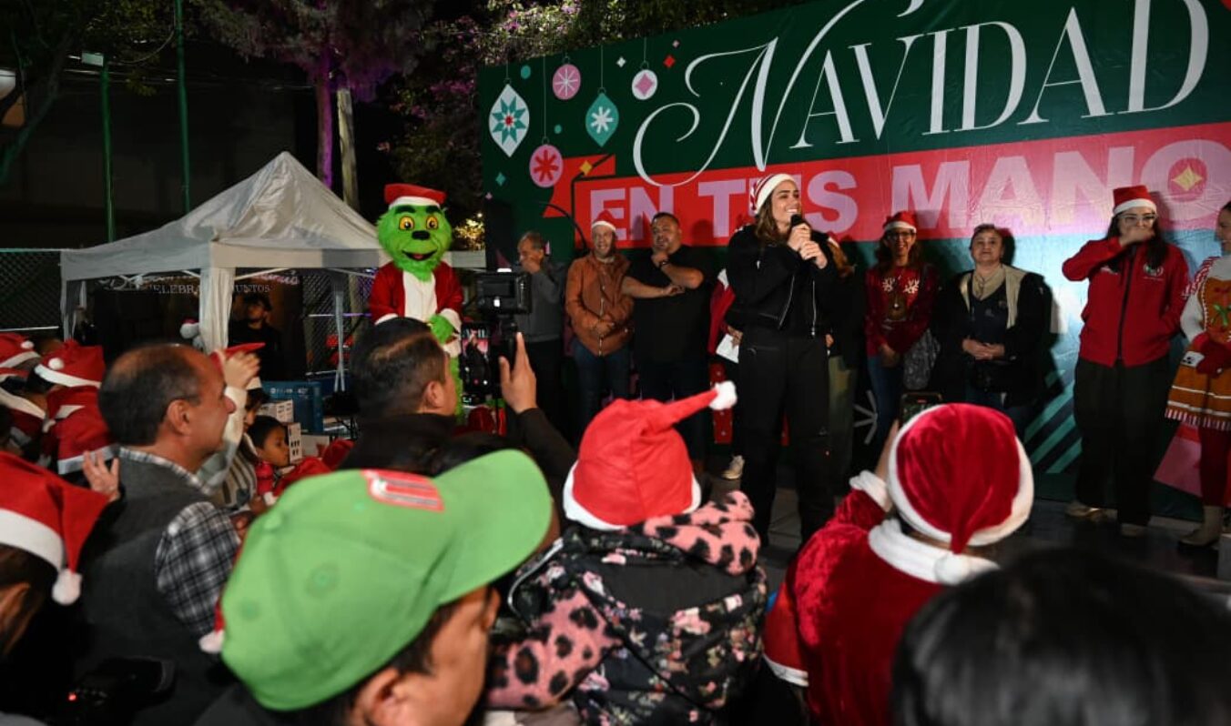 VECINAS Y VECINOS CELEBRAN CON ALE ROJO DE LA VEGA POSADA “NAVIDAD EN TUS MANOS”