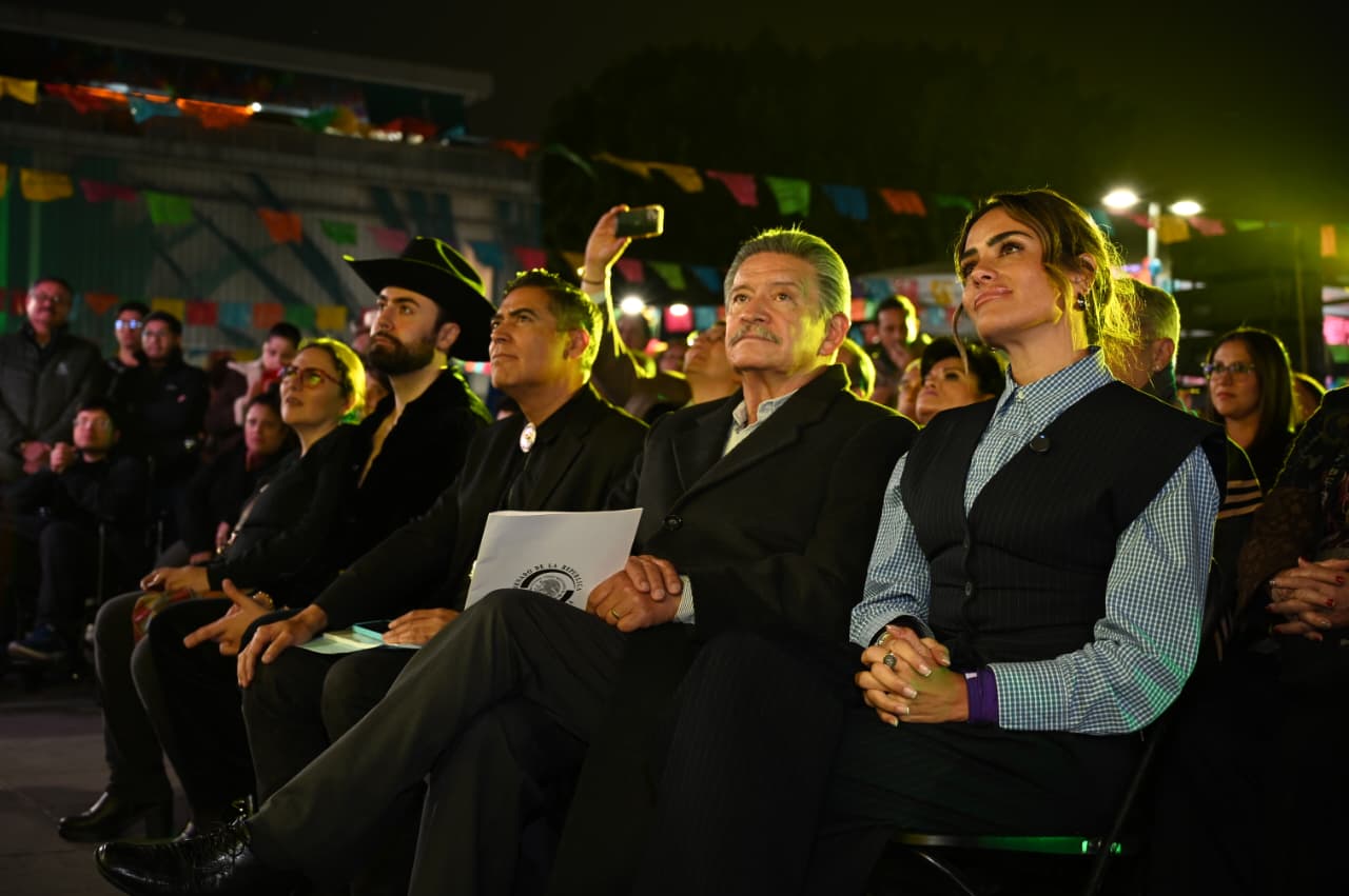 CUAUHTÉMOC RINDE HOMENAJE A JOSÉ ALFREDO JIMÉNEZ EN EL CENTENARIO DE SU NACIMIENTO DESDE EL CORAZÓN DE GARIBALDI
