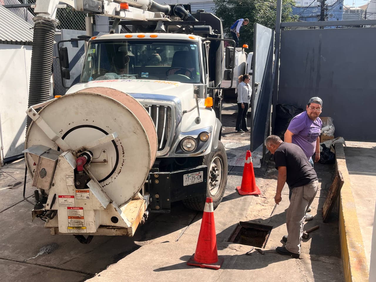 CON ALCALDÍA EN TU MERCADO, GOBIERNO DE ALE ROJO DE LA VEGA ATIENDE SEIS MERCADOS PÚBLICOS EN LA CUAUHTÉMOC