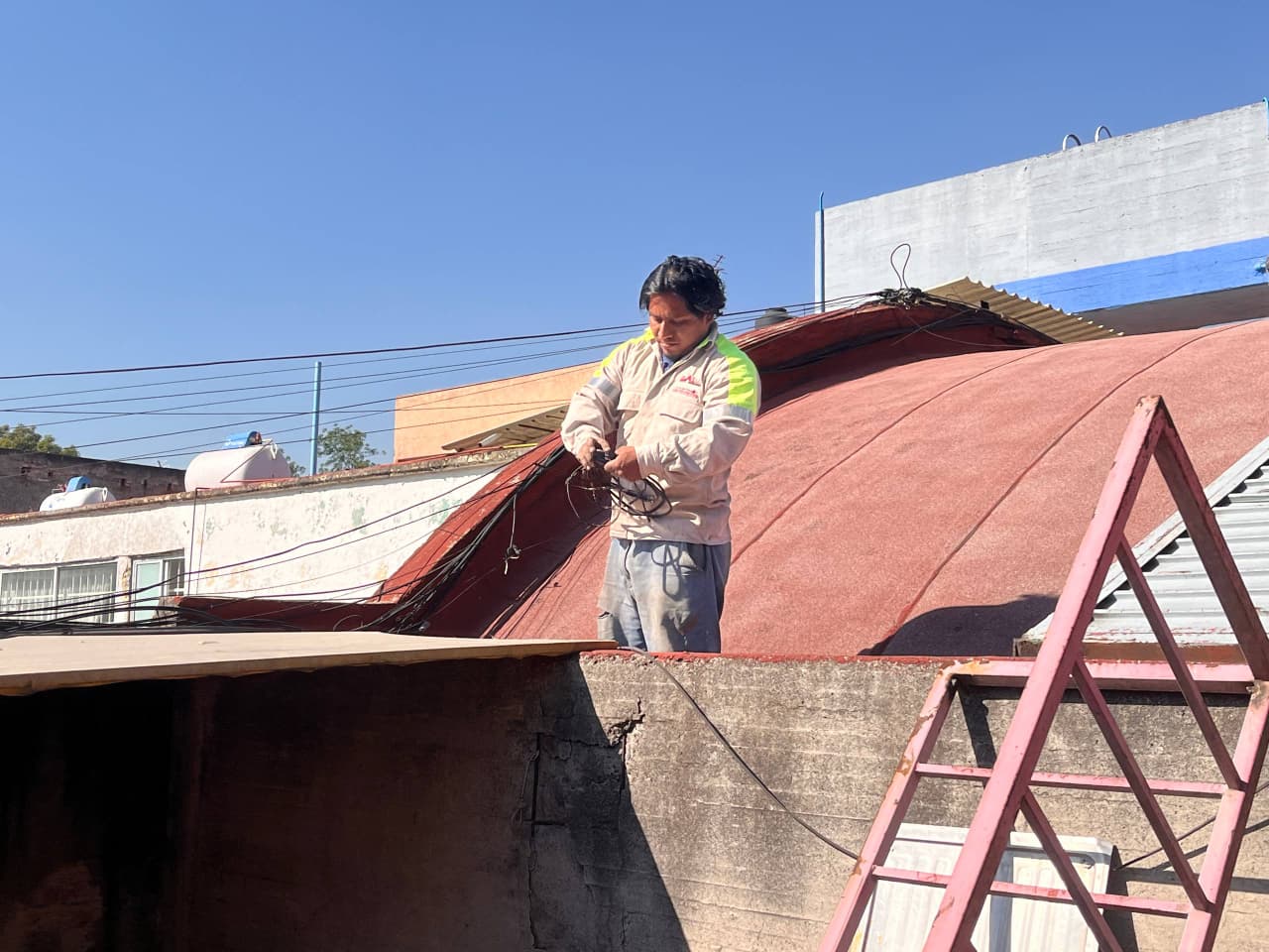 CON ALCALDÍA EN TU MERCADO, GOBIERNO DE ALE ROJO DE LA VEGA ATIENDE SEIS MERCADOS PÚBLICOS EN LA CUAUHTÉMOC