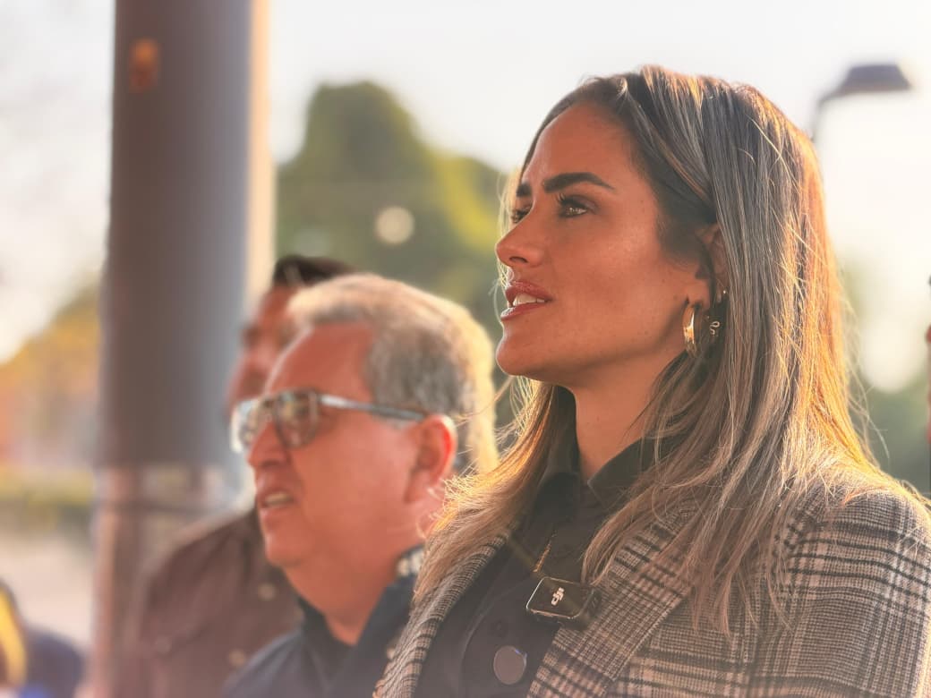 ALE ROJO DE LA VEGA INSTALA SIETE PUNTOS VIOLETA EN PLAZA GARIBALDI
