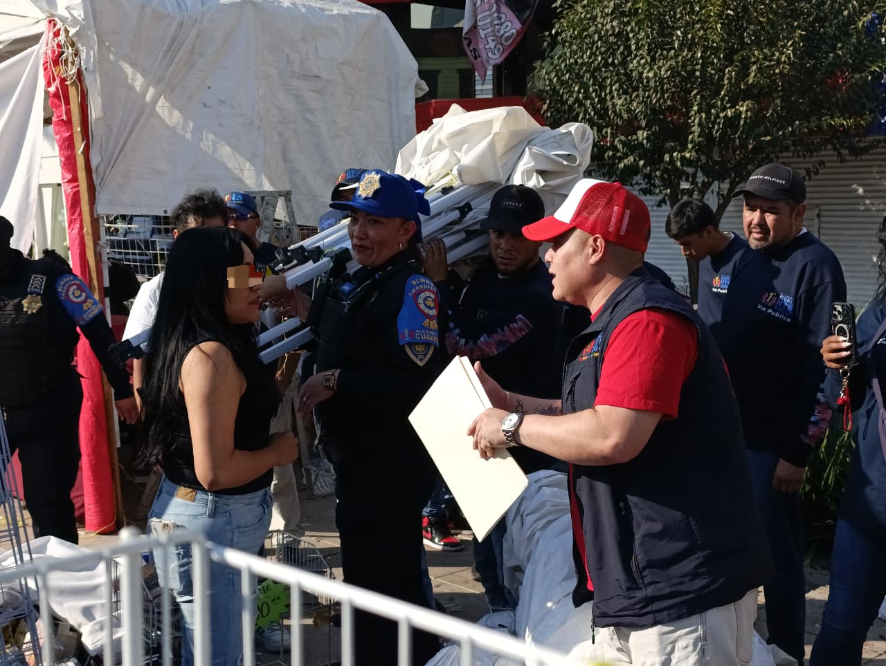 RETIRA ALCALDÍA CUAUHTÉMOC PUESTOS IRREGULARES EN RIBERA DE SAN COSME