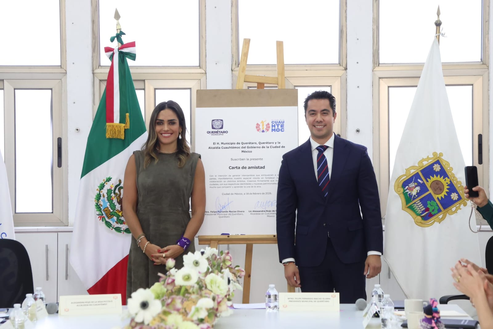 ALE ROJO DE LA VEGA Y FELIFER MACÍAS FIRMAN CARTA DE AMISTAD CUAUHTÉMOC–QUERÉTARO PARA COMPARTIR BUENAS PRÁCTICAS DE GOBIERNO