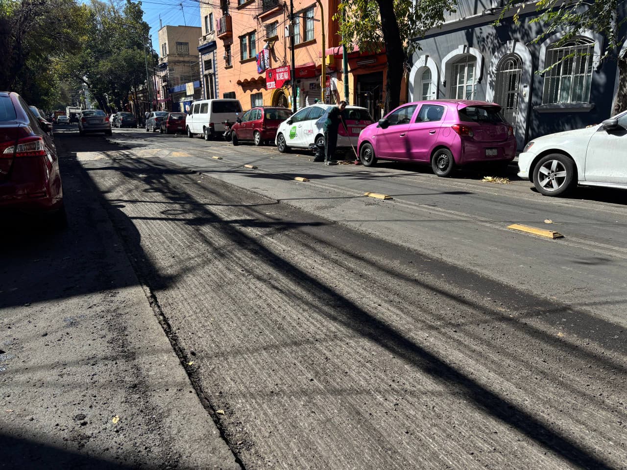 CALLES REPAVIMENTADAS, PARQUES INTERVENIDOS Y BANQUETAS MÁS SEGURAS: ALE ROJO DE LA VEGA IMPULSA OBRAS PRIORITARIAS EN LA CUAUHTÉMOC