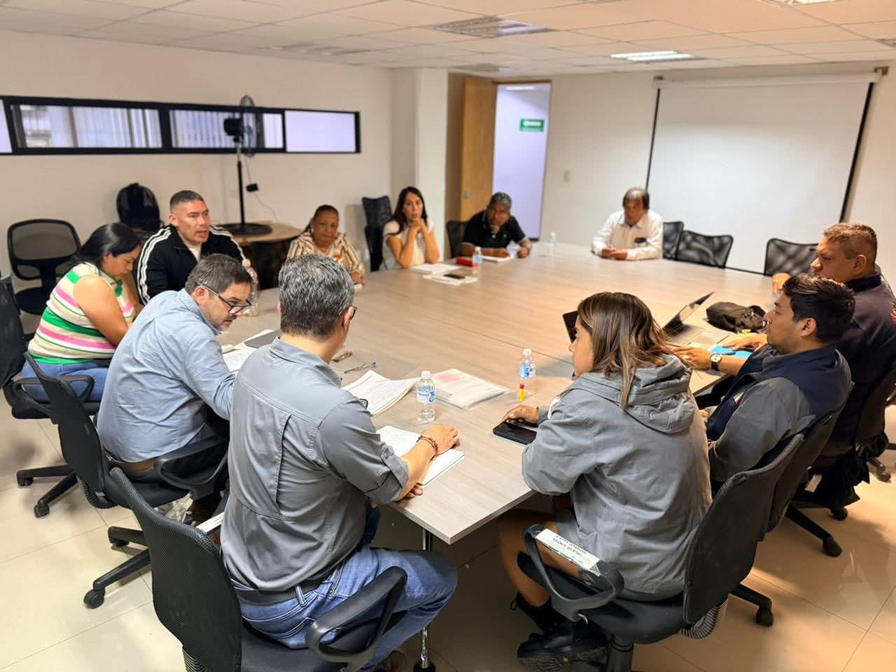 CONTINÚAN MESAS DE TRABAJO POR ORDENAMIENTO DE SAN COSME; GOBIERNO DE ALE ROJO DE LA VEGA REITERA OFRECIMIENTO DE BOLSA DE TRABAJO