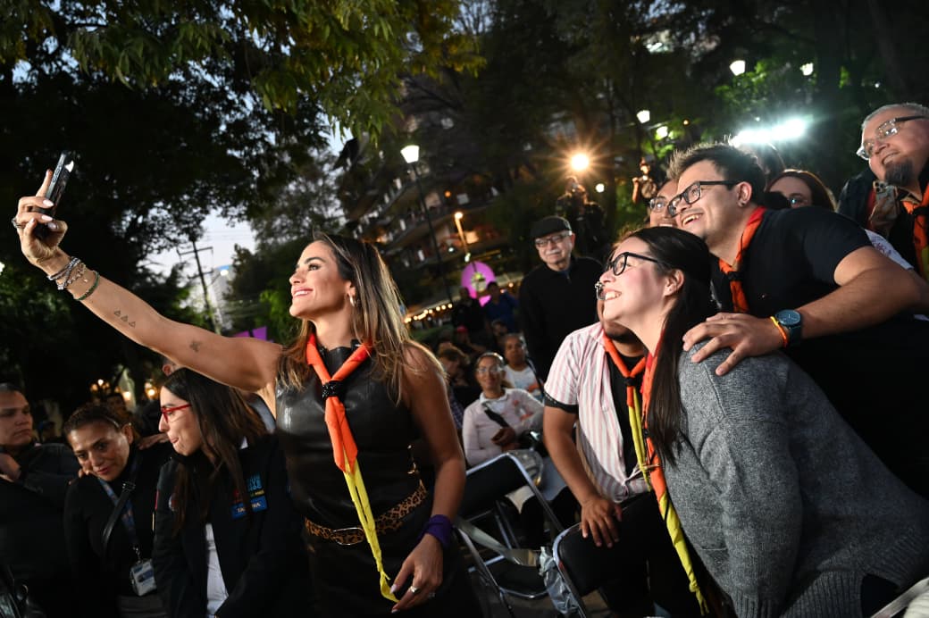 ALE ROJO DE LA VEGA ENTREGA REHABILITACIÓN DE PLAZA RÍO DE JANEIRO; TENDRÁ VIGILANCIA Y ORDENAMIENTO PERMANENTE