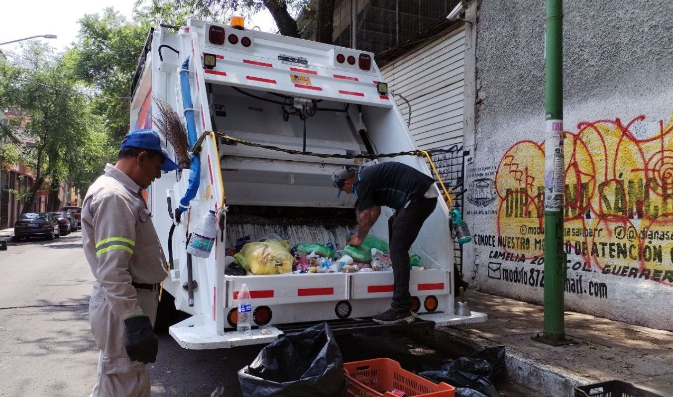 EN UNA SEMANA, ALCALDÍA CUAUHTÉMOC RETIRA MÁS DE MIL 900 TONELADAS DE BASURA EN TIRADEROS CLANDESTINOS