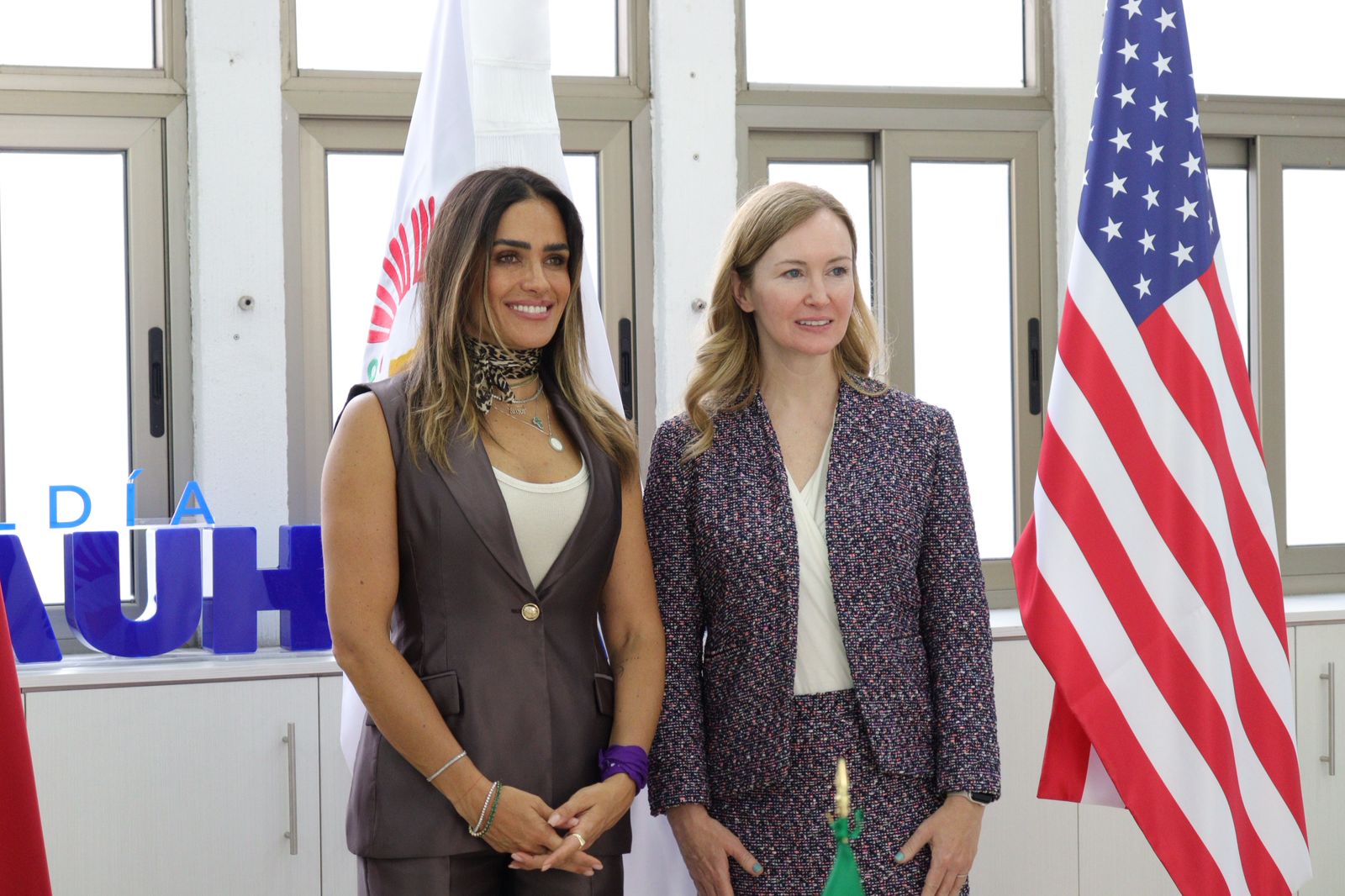ALE ROJO DE LA VEGA RECIBE A SARAH DUFFY, CÓNSUL GENERAL DE EU, PARA COORDINAR ACCIONES RUMBO AL MUNDIAL 2026