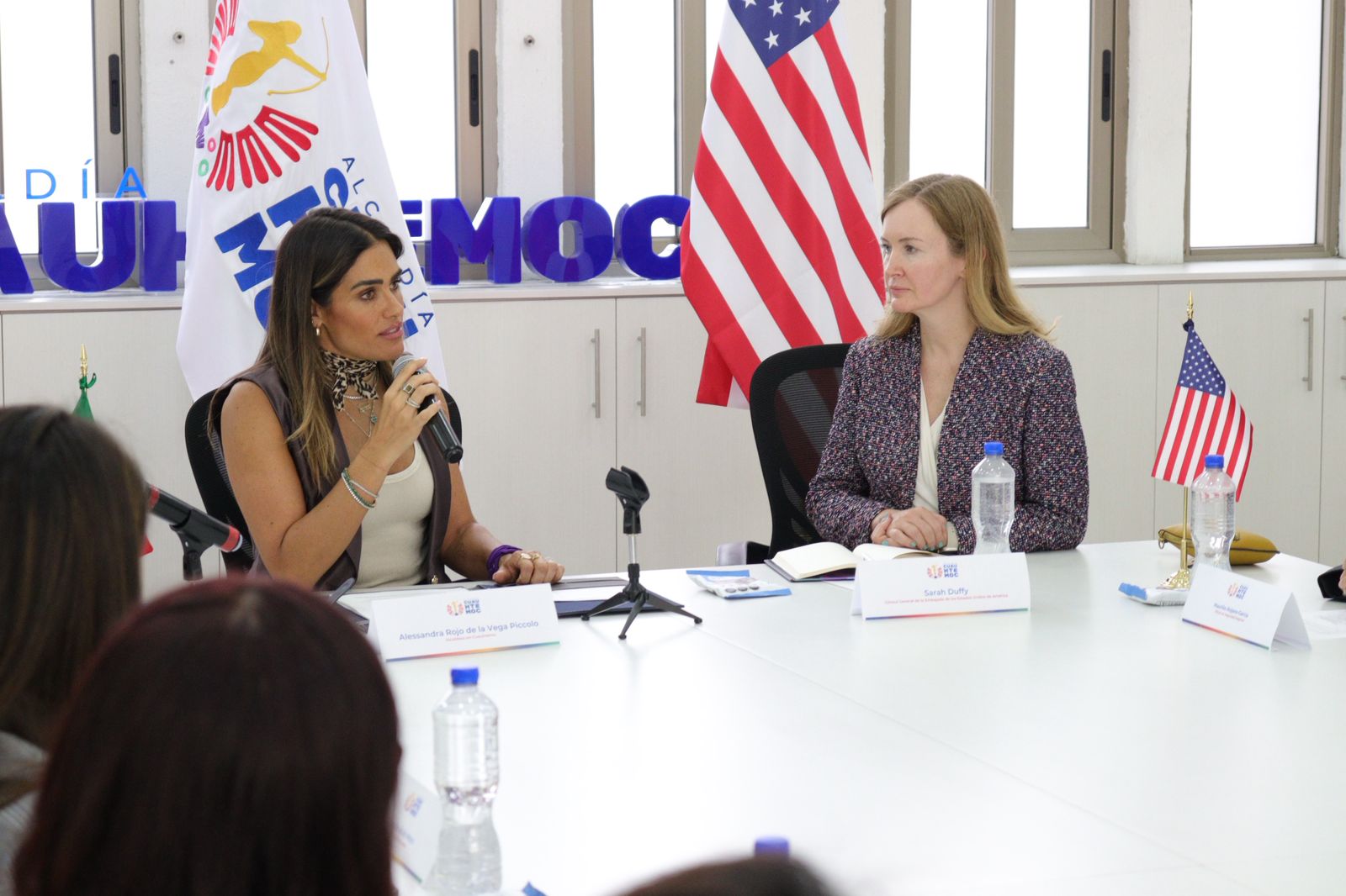 ALE ROJO DE LA VEGA RECIBE A SARAH DUFFY, CÓNSUL GENERAL DE EU, PARA COORDINAR ACCIONES RUMBO AL MUNDIAL 2026
