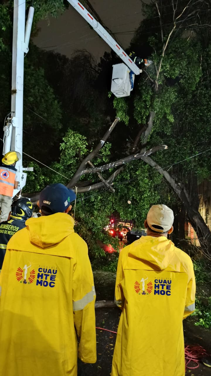 ALE ROJO DE LA VEGA ENCABEZA DESPLIEGUE DE BRIGADA TORMENTA ANTE LLUVIAS EN LA CUAUHTÉMOC