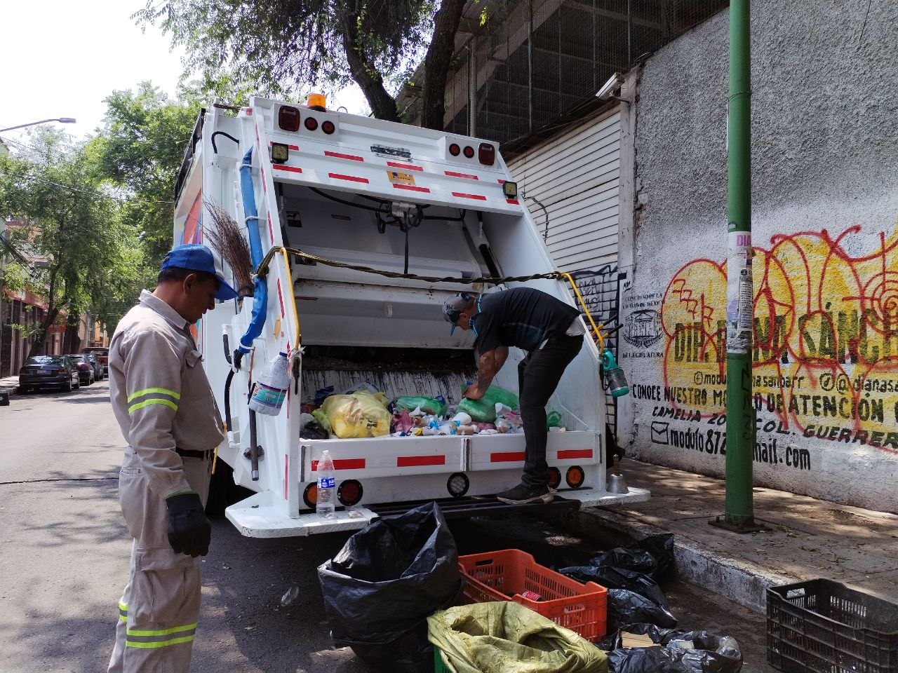 EN UNA SEMANA, ALCALDÍA CUAUHTÉMOC RETIRA MÁS DE MIL 900 TONELADAS DE BASURA EN TIRADEROS CLANDESTINOS