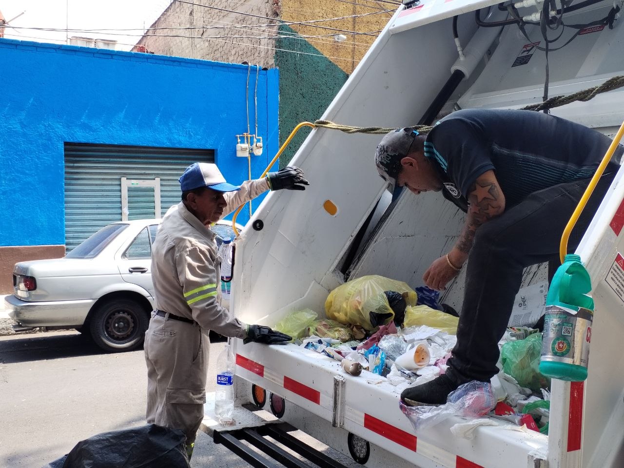 EN UNA SEMANA, ALCALDÍA CUAUHTÉMOC RETIRA MÁS DE MIL 900 TONELADAS DE BASURA EN TIRADEROS CLANDESTINOS