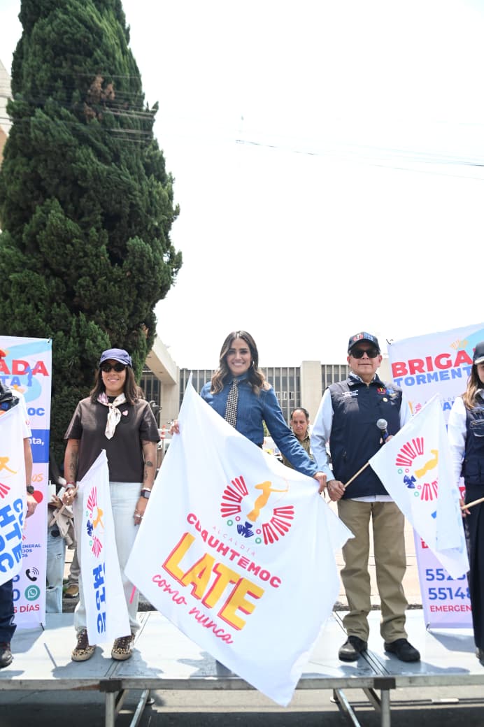 ALE ROJO DE LA VEGA DA EL BANDERAZO A BRIGADA TORMENTA, EQUIPO QUE PREVIENE Y ATIENDE EMERGENCIAS POR LLUVIAS
