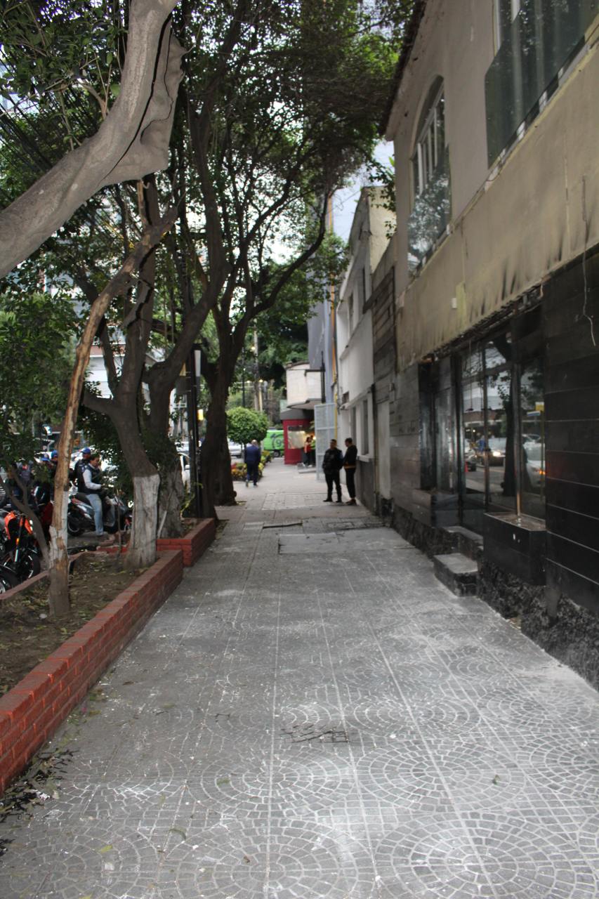 RECUPERA ALE ROJO DE LA VEGA MÁS DE 14 MIL METROS DE ESPACIO PÚBLICO EN OPERATIVO DE ORDENAMIENTO URBANO
