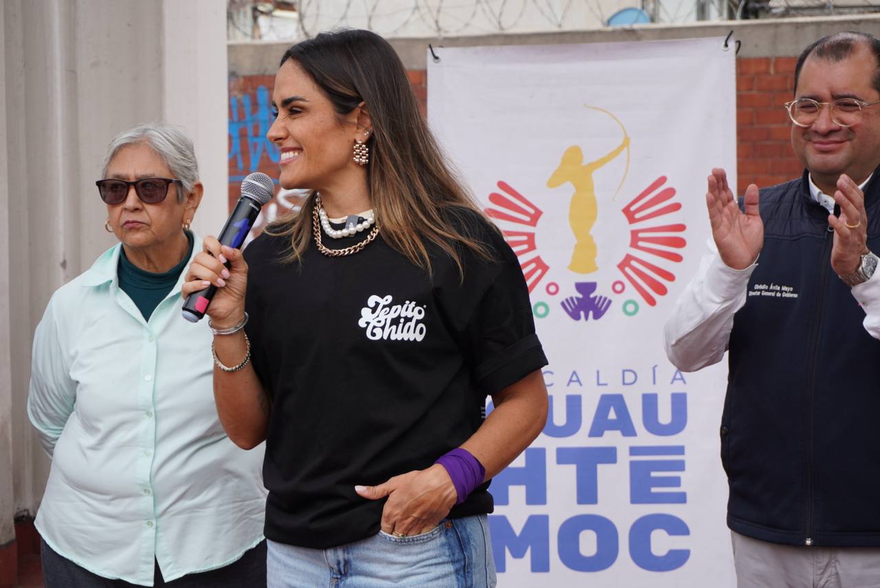 HAY QUE SACAR ADELANTE AL BARRIO: ALE ROJO DE LA VEGA ENTREGA MEJORAS EN MERCADO DE TEPITO
