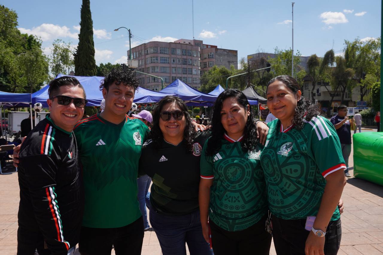 INAUGURAN EN LA EXPLANADA DE LA ALCALDÍA CUAUHTÉMOC RUTA PAMBOLERA CON TÓTEM DIGITAL INTERACTIVO
