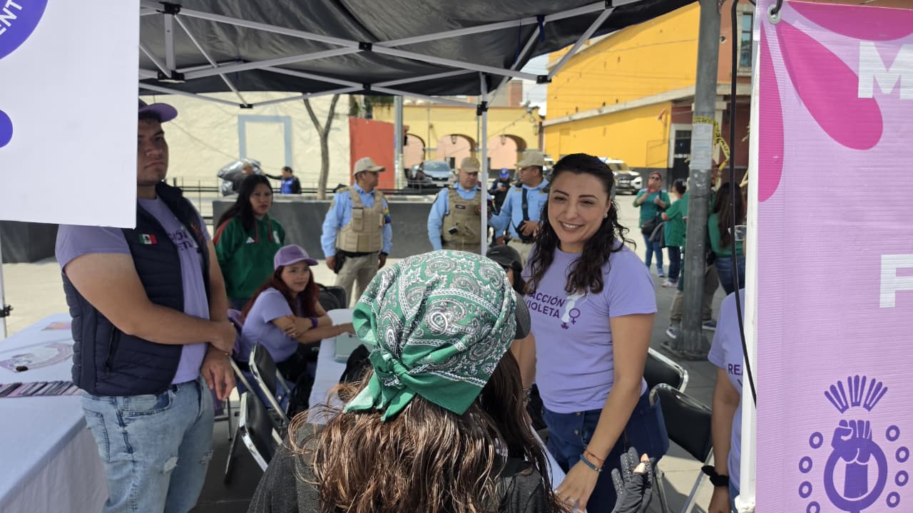 ALCALDÍA CUAUHTÉMOC INSTALA MÓDULO DE REACCIÓN VIOLETA EN PLAZA GARIBALDI