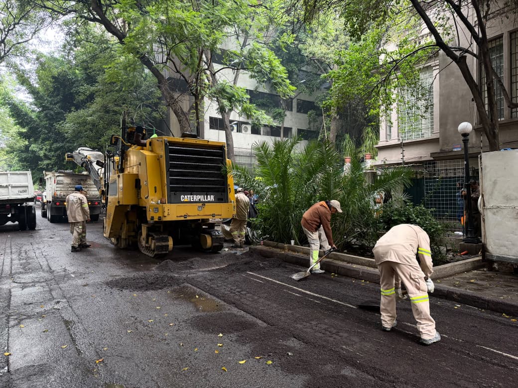 ALCALDÍA CUAUHTÉMOC INTERVIENE MÁS DE 3 MIL METROS CUADRADOS EN HAMBURGO