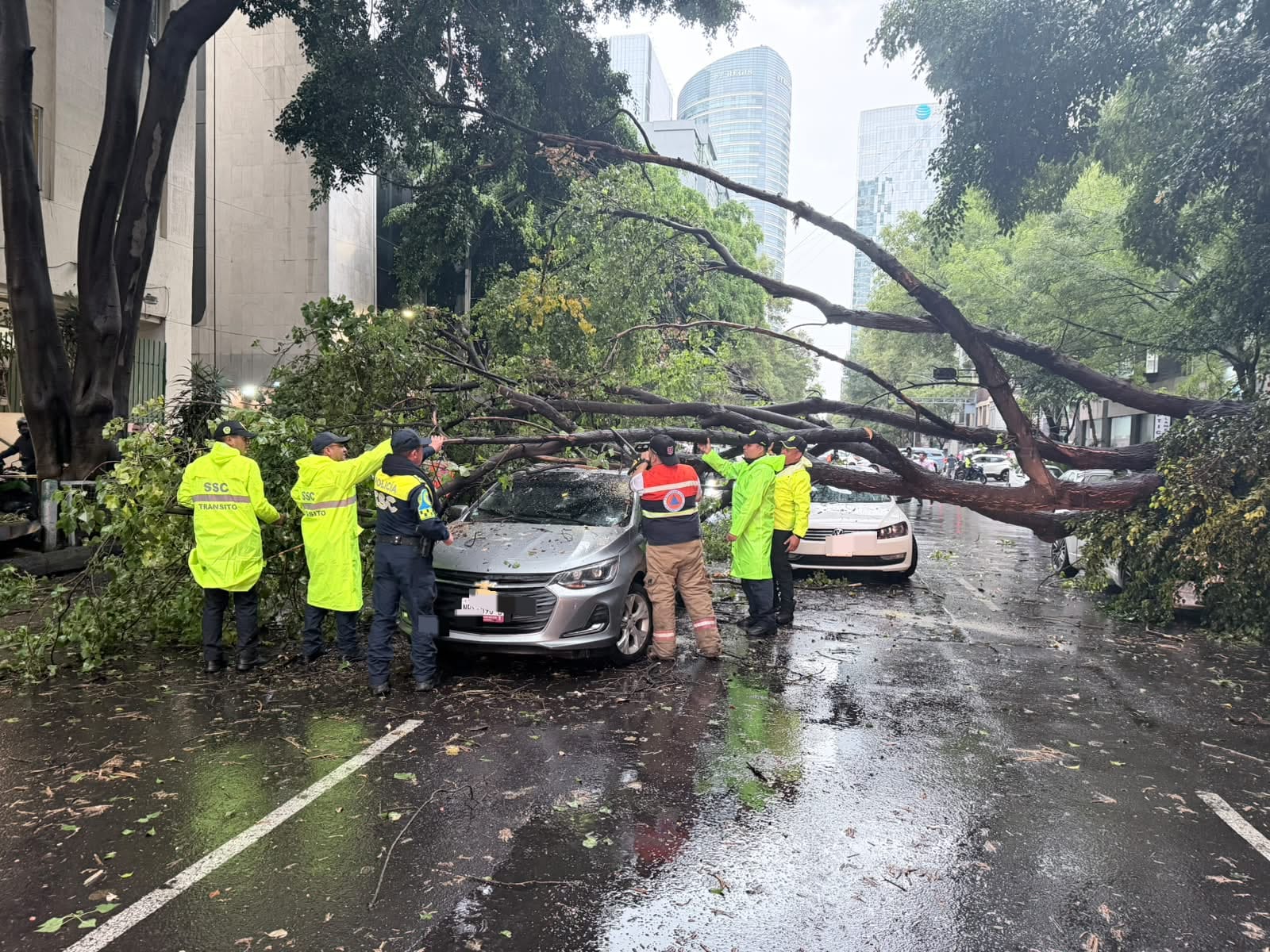 BRIGADA TORMENTA ATIENDE EMERGENCIAS POR LLUVIAS EN MORELOS, DOCTORES Y JUÁREZ