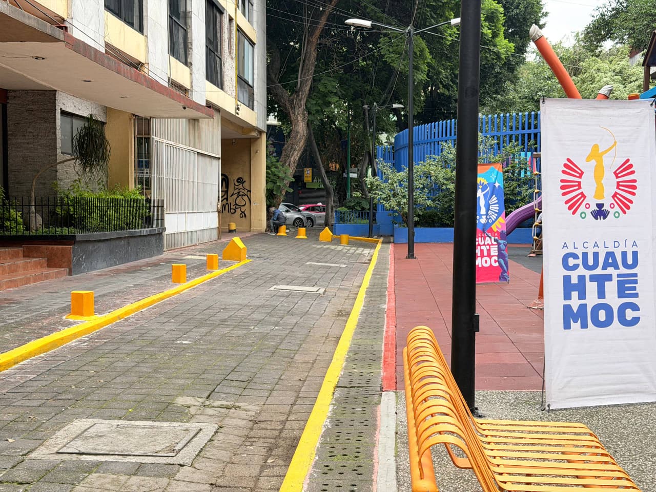 RENACE CUAUHTÉMOC RECUPERA LA ZONA DE JUEGOS INFANTILES DE LA PLAZA GIORDANO BRUNO