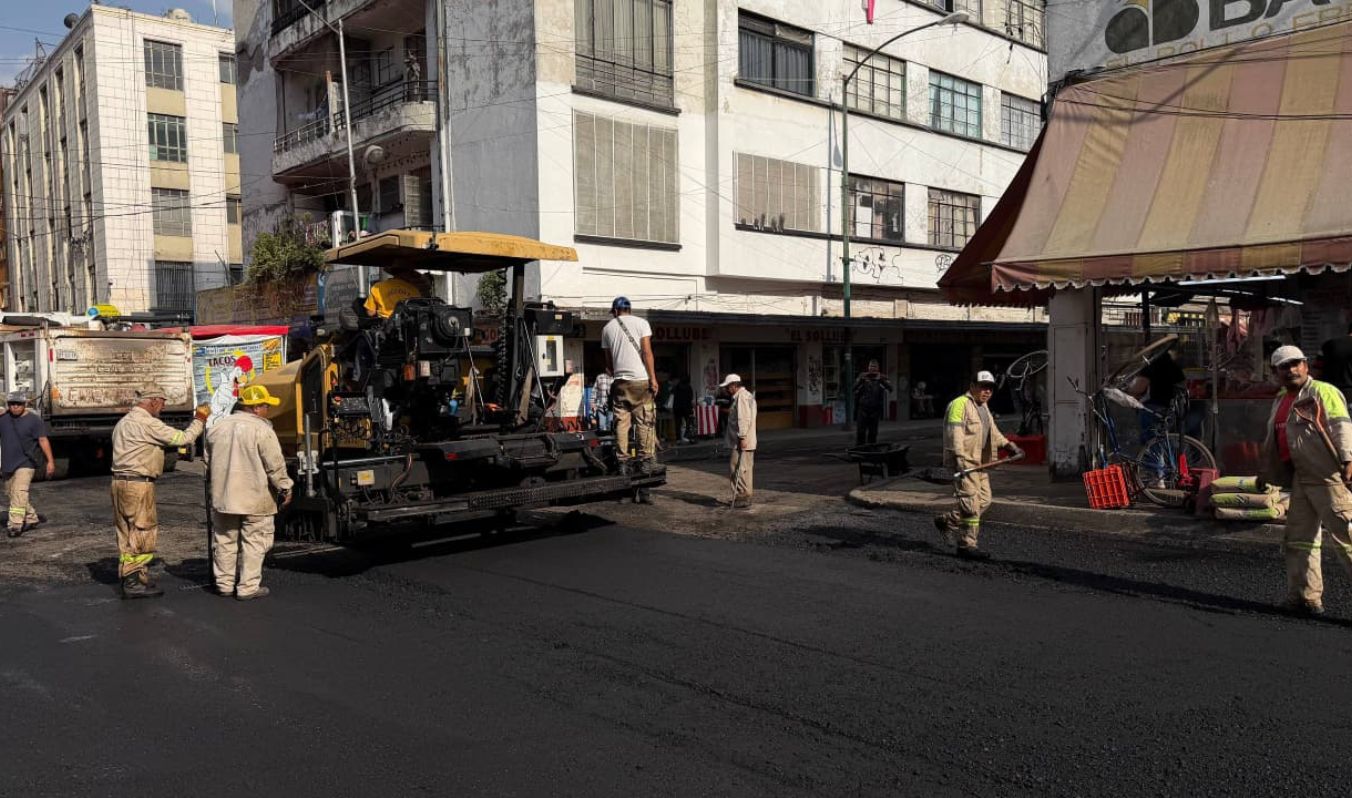 ALCALDÍA CUAUHTÉMOC AVANZA CON LA REPAVIMENTACIÓN DE LA CALLE ARANDA EN LA COLONIA CENTRO