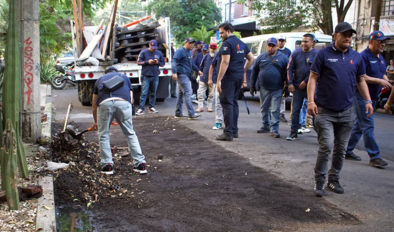 ALCALDÍA CUAUHTÉMOC RECUPERA 3 MIL METROS CUADRADOS DE ESPACIO PÚBLICO TRAS OPERATIVOS EN ROMA NORTE