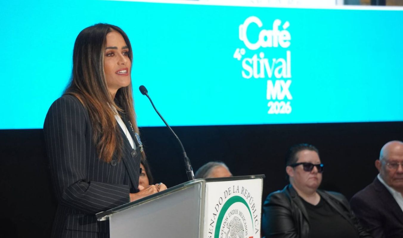 ALE ROJO DE LA VEGA INAUGURA LA CUARTA EDICIÓN DE CAFESTIVAL MX 2026 EN LA CASONA DE XICOTÉNCATL