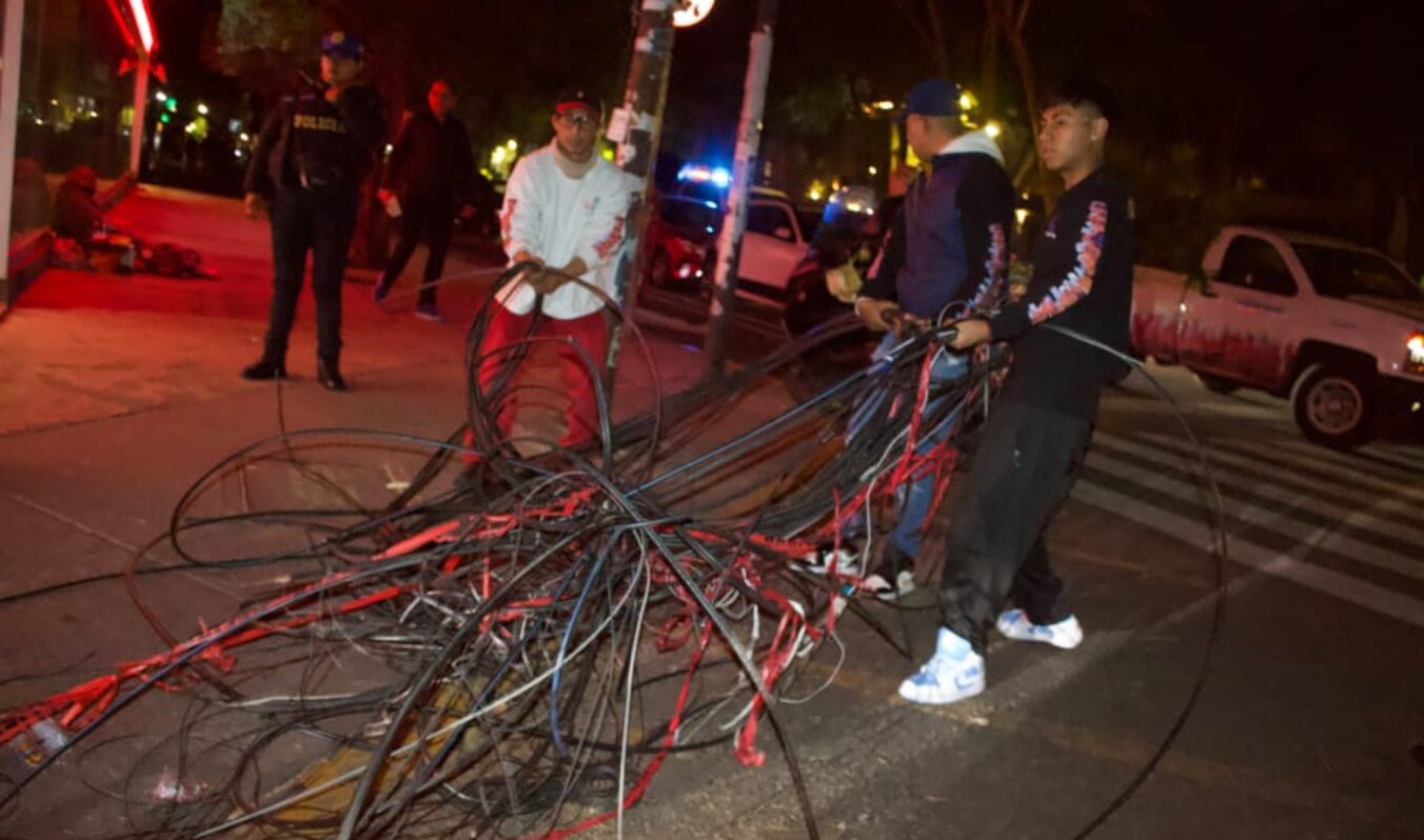 OPERATIVO NOCTURNO EN ROMA NORTE REFUERZA LA RECUPERACIÓN DE BANQUETAS Y ESPACIO PÚBLICO EN CUAUHTÉMOC