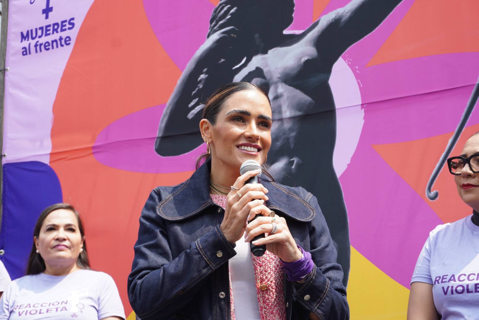 BRIGADA VIOLETA RECORRE LA COLONIA OBRERA Y REFUERZA EL APOYO A MUJERES EN CUAUHTÉMOC