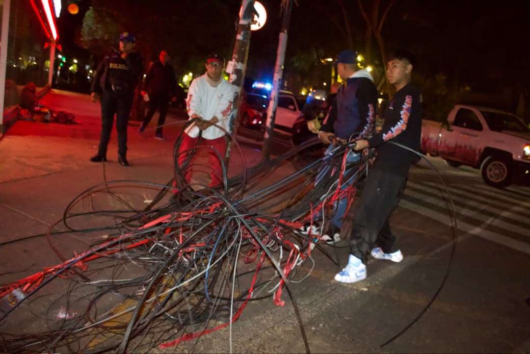 OPERATIVO NOCTURNO EN ROMA NORTE REFUERZA LA RECUPERACIÓN DE BANQUETAS Y ESPACIO PÚBLICO EN CUAUHTÉMOC