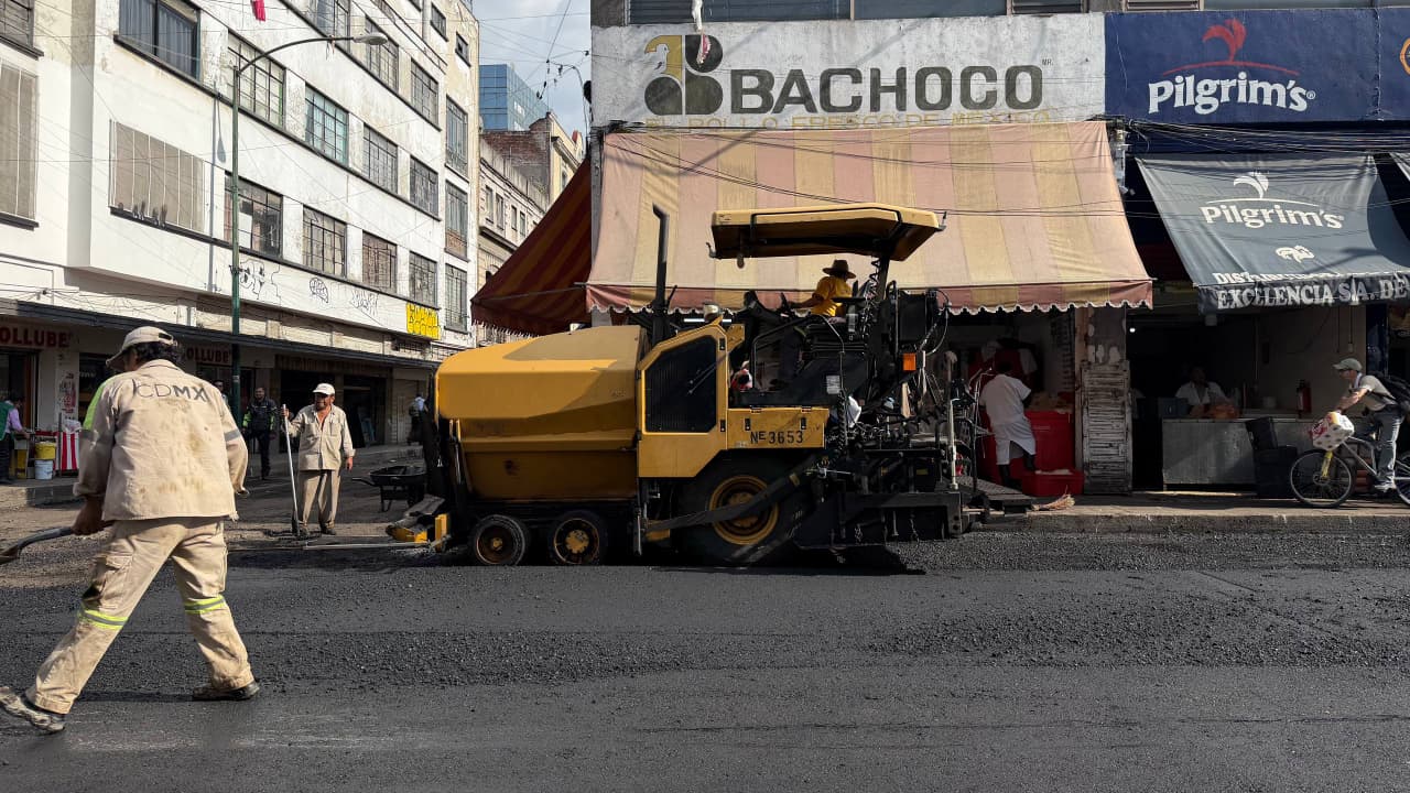 ALCALDÍA CUAUHTÉMOC AVANZA CON LA REPAVIMENTACIÓN DE LA CALLE ARANDA EN LA COLONIA CENTRO
