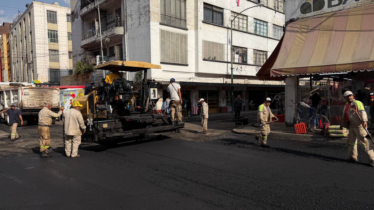 ALCALDÍA CUAUHTÉMOC AVANZA CON LA REPAVIMENTACIÓN DE LA CALLE ARANDA EN LA COLONIA CENTRO