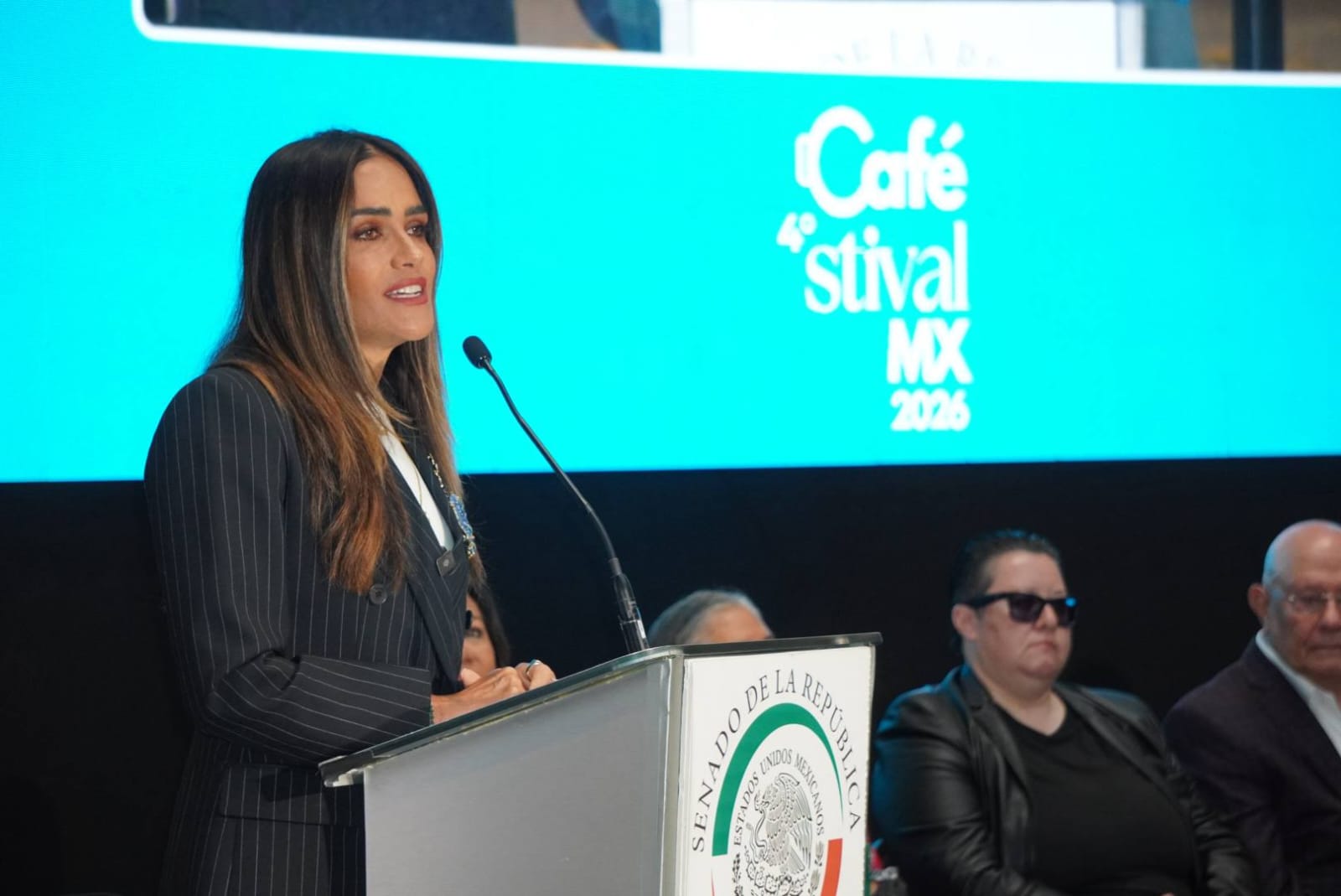 ALE ROJO DE LA VEGA INAUGURA LA CUARTA EDICIÓN DE CAFESTIVAL MX 2026 EN LA CASONA DE XICOTÉNCATL