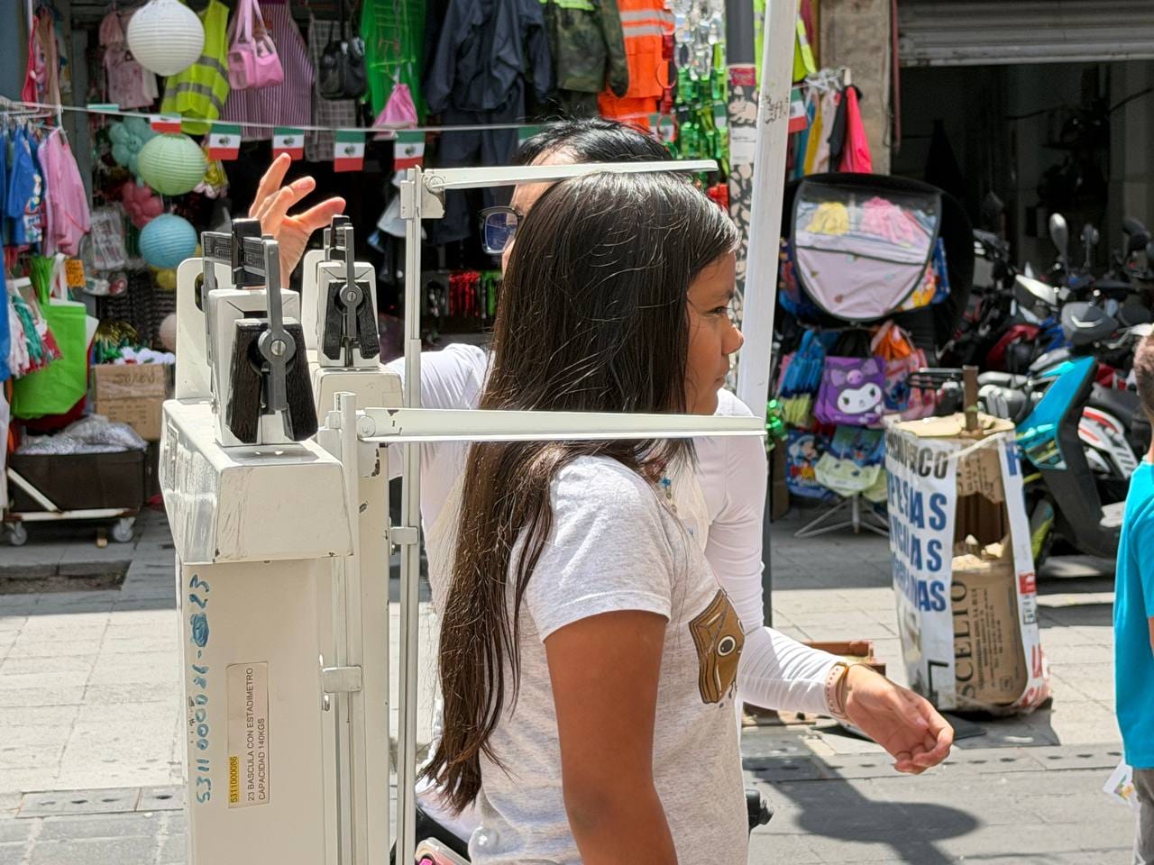 ESTÚDIALE ACERCA SERVICIOS GRATUITOS A FAMILIAS DE LA COLONIA CENTRO PARA EL REGRESO A CLASES