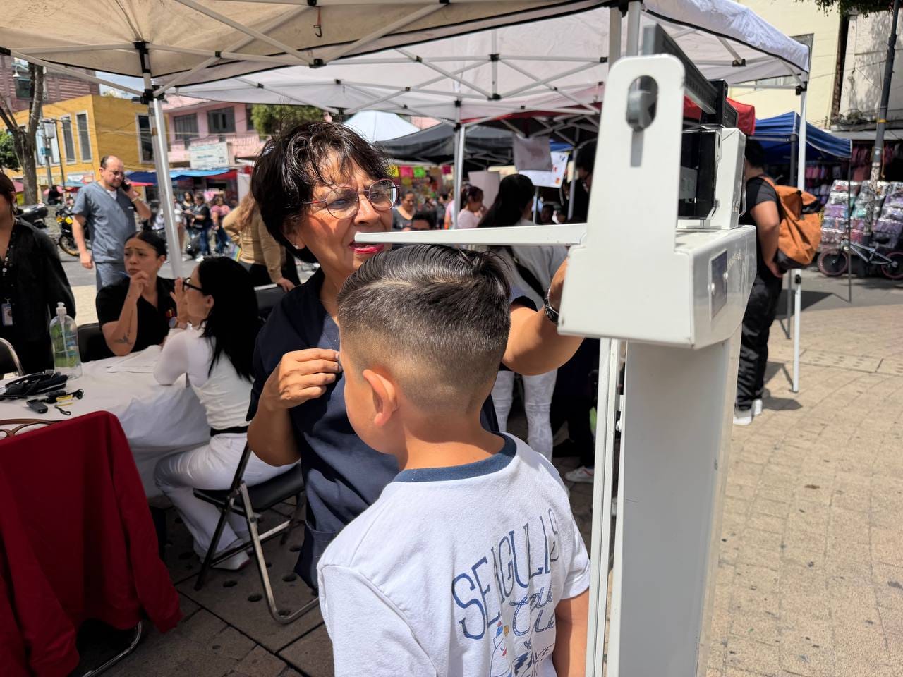 ESTÚDIALE ACERCA SERVICIOS GRATUITOS A FAMILIAS DE LA COLONIA CENTRO PARA EL REGRESO A CLASES
