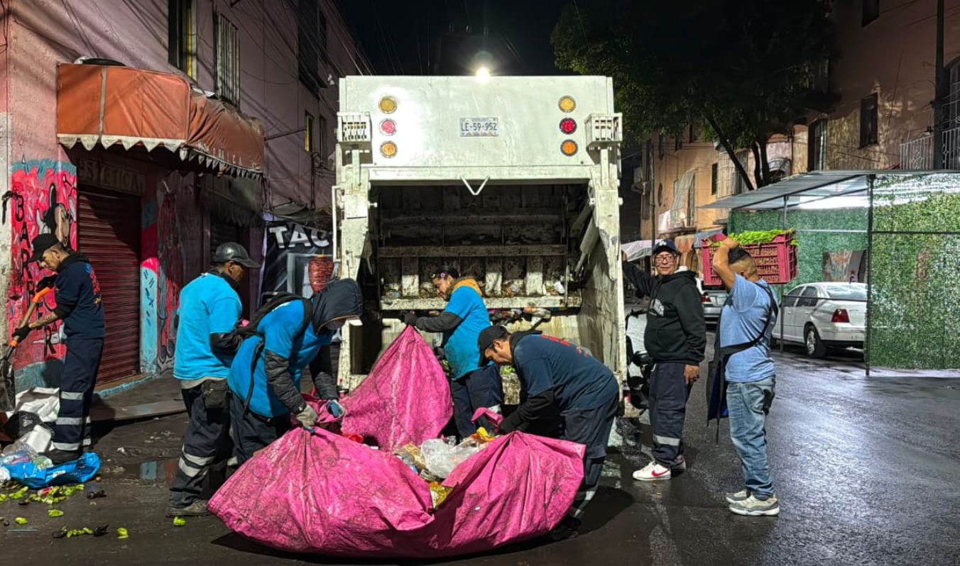 BRIGADA NOCTURNA DE CUAUHTÉMOC RETIRA CINCO TIRADEROS CLANDESTINOS EN LA COLONIA MORELOS