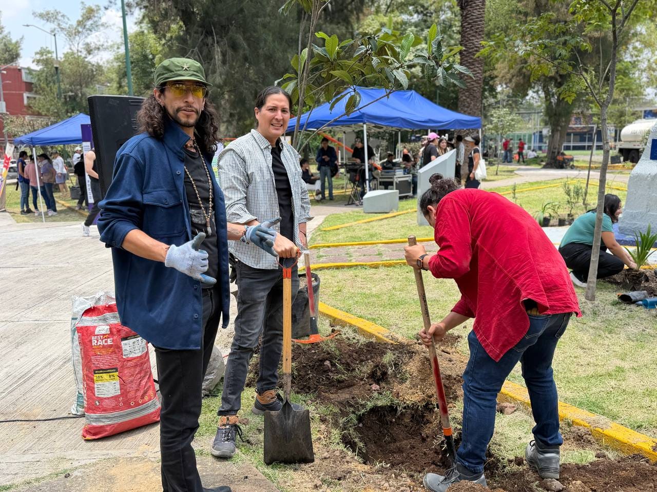 ROMA SUR SUMA ÁRBOLES Y JARDINES POLINIZADORES EN JORNADA DE REFORESTACIÓN ENCABEZADA POR ALE ROJO DE LA VEGA