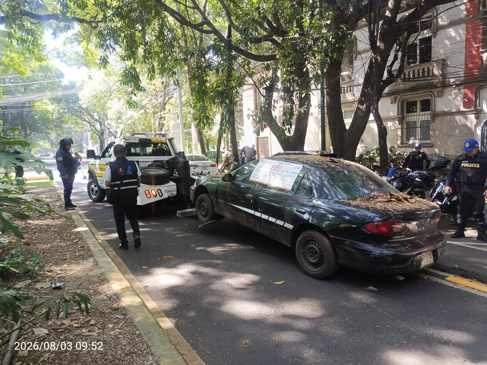 ALE ROJO DE LA VEGA SUPERVISA OPERATIVO DE CHATARRIZACIÓN PARA RECUPERAR ESPACIOS PÚBLICOS EN CUAUHTÉMOC