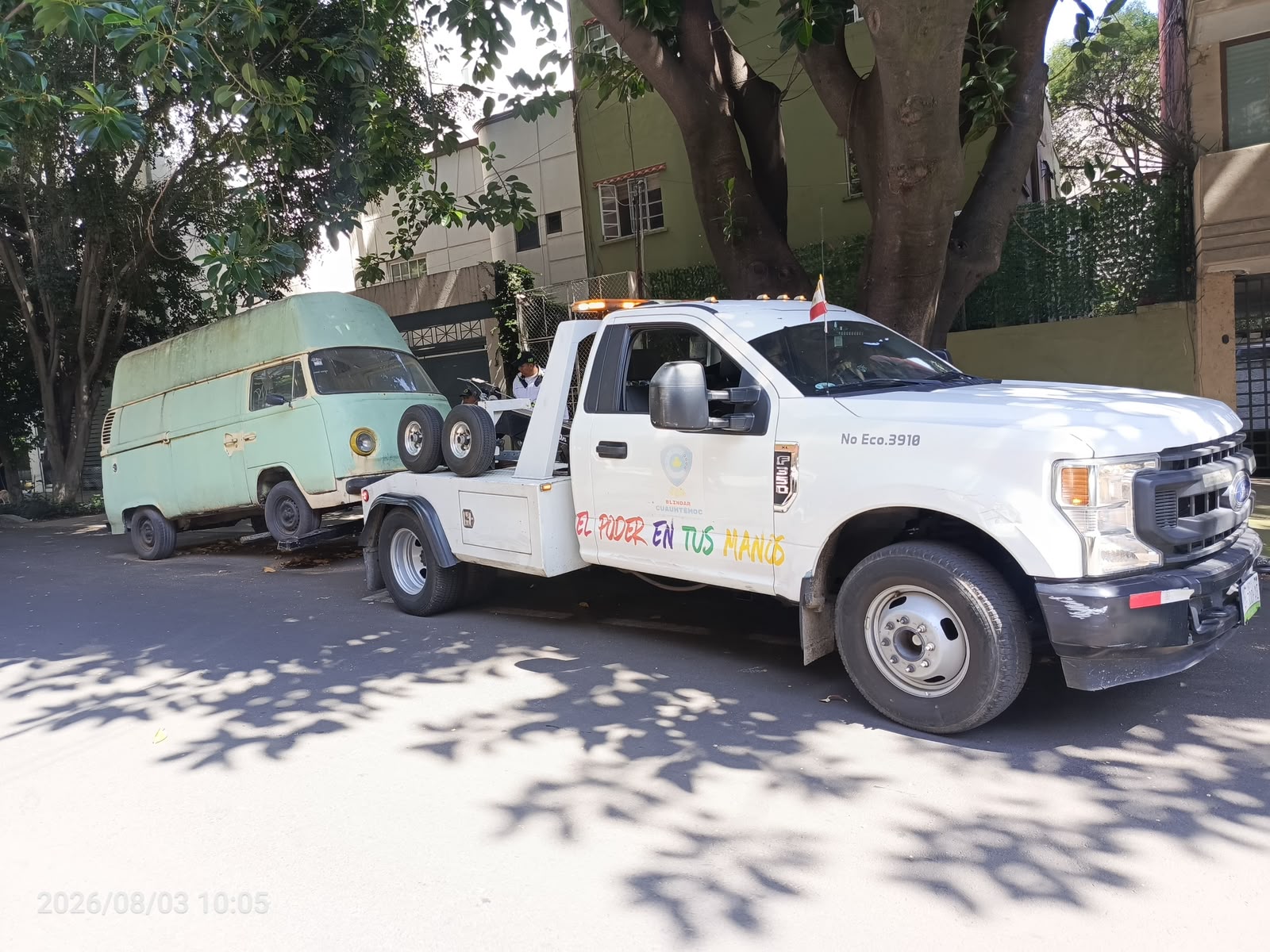 ALE ROJO DE LA VEGA SUPERVISA OPERATIVO DE CHATARRIZACIÓN PARA RECUPERAR ESPACIOS PÚBLICOS EN CUAUHTÉMOC