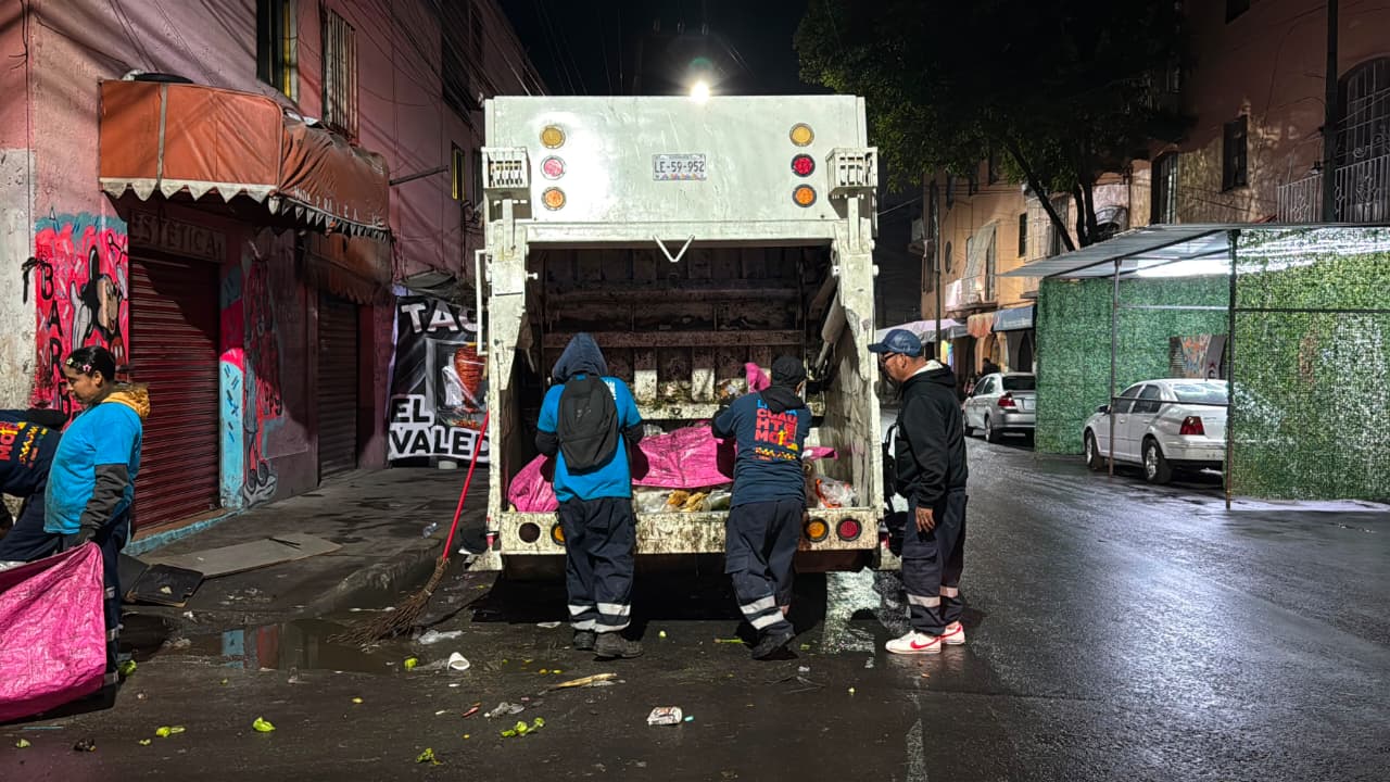 BRIGADA NOCTURNA DE CUAUHTÉMOC RETIRA CINCO TIRADEROS CLANDESTINOS EN LA COLONIA MORELOS