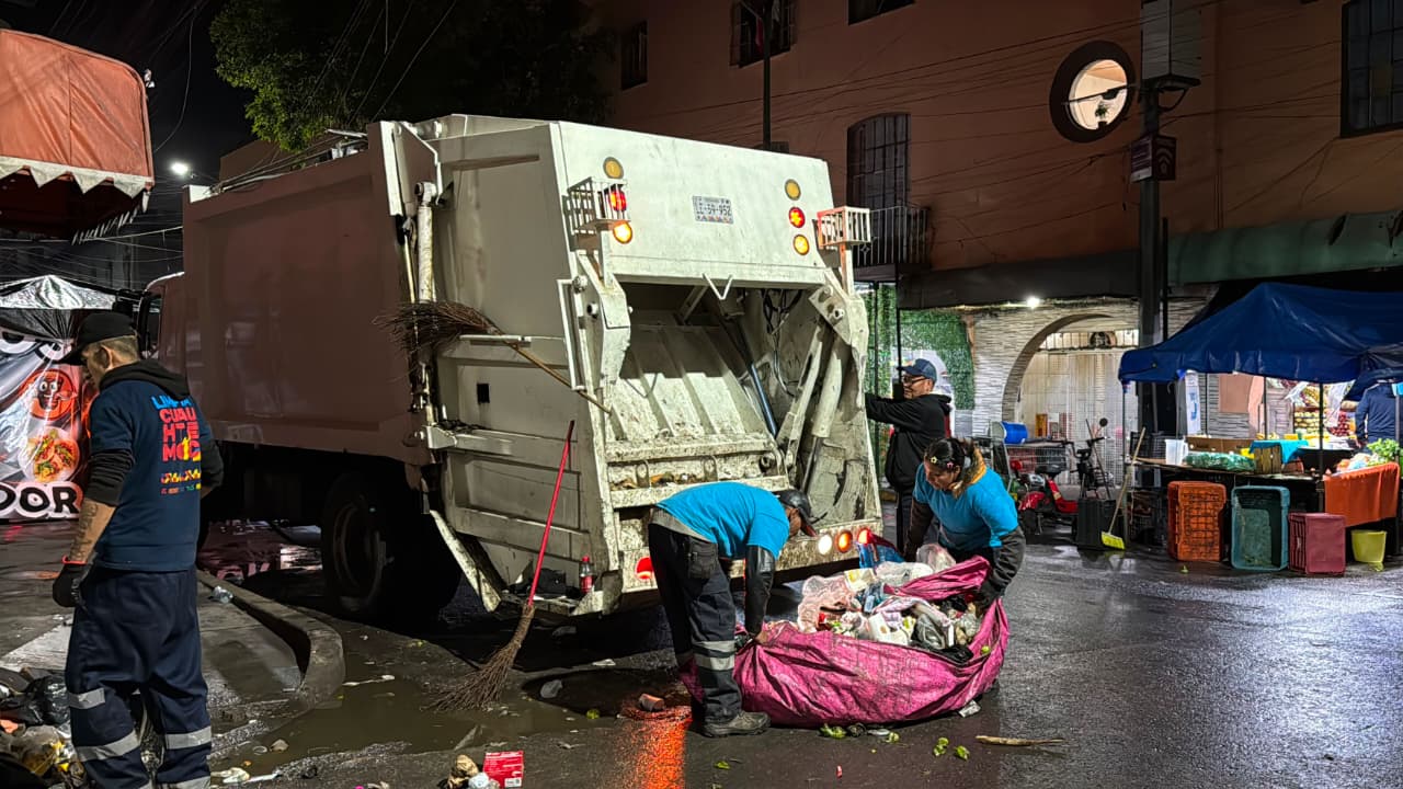 BRIGADA NOCTURNA DE CUAUHTÉMOC RETIRA CINCO TIRADEROS CLANDESTINOS EN LA COLONIA MORELOS