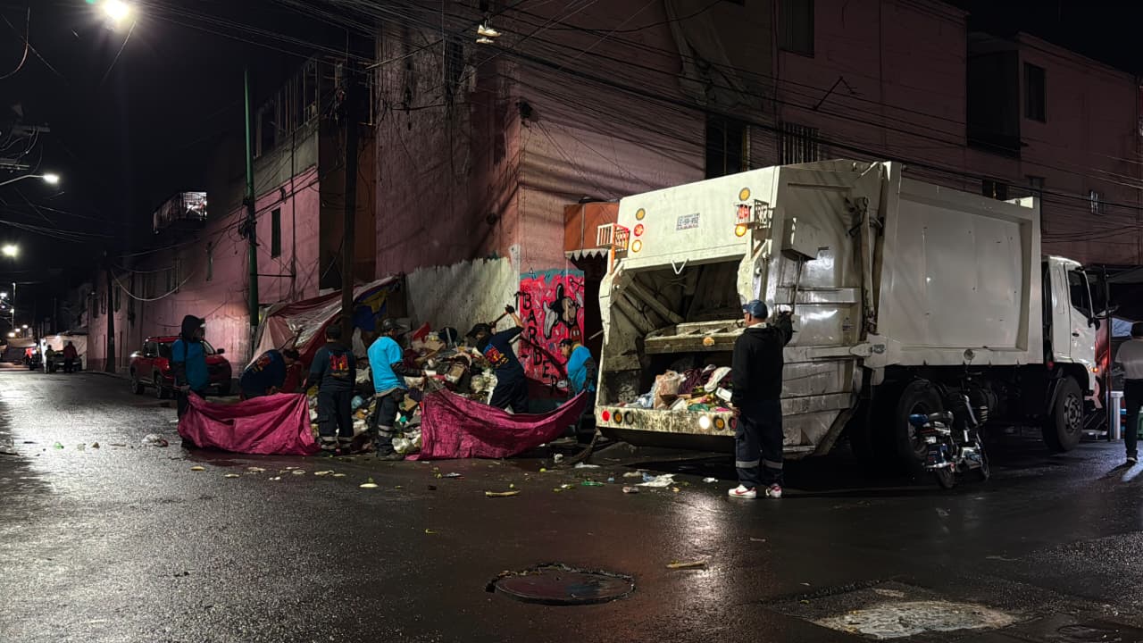 BRIGADA NOCTURNA DE CUAUHTÉMOC RETIRA CINCO TIRADEROS CLANDESTINOS EN LA COLONIA MORELOS