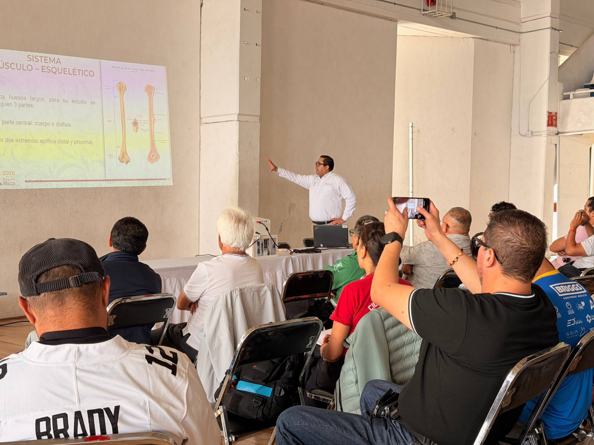 PROFESORES Y ENTRENADORES DE LOS DEPORTIVOS DE CUAUHTÉMOC CONCLUYEN CAPACITACIÓN EN ACTIVACIÓN FÍSICA