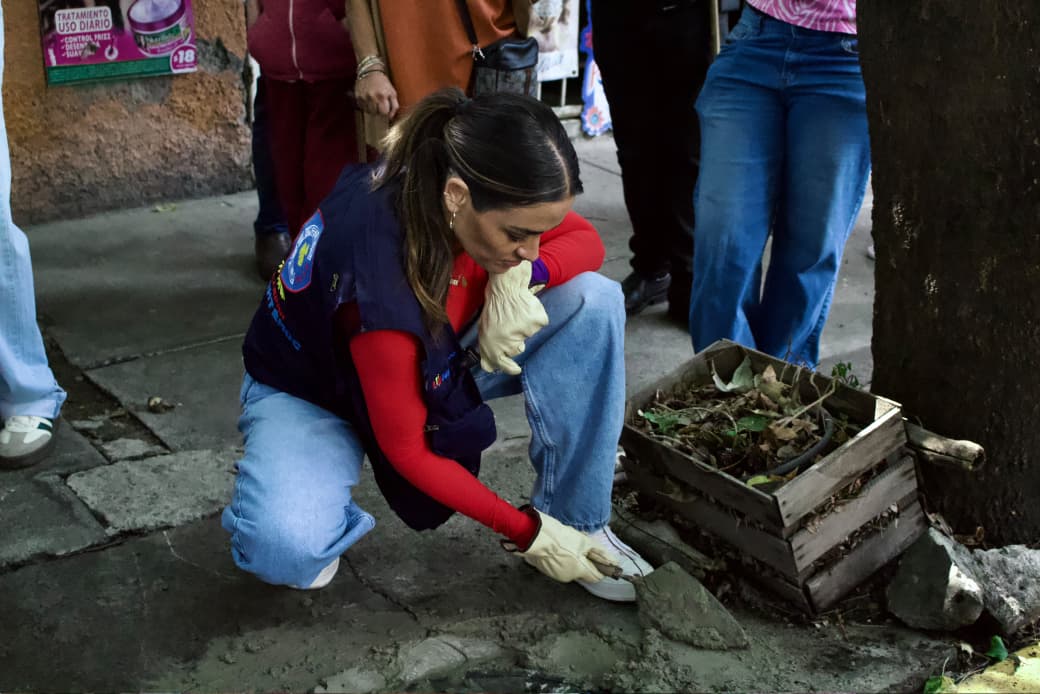 LIMPIA CUAUHTÉMOC INTERVIENE SAN SIMÓN TOLNAHUAC CON DESAZOLVE, ALUMBRADO Y MANTENIMIENTO URBANO