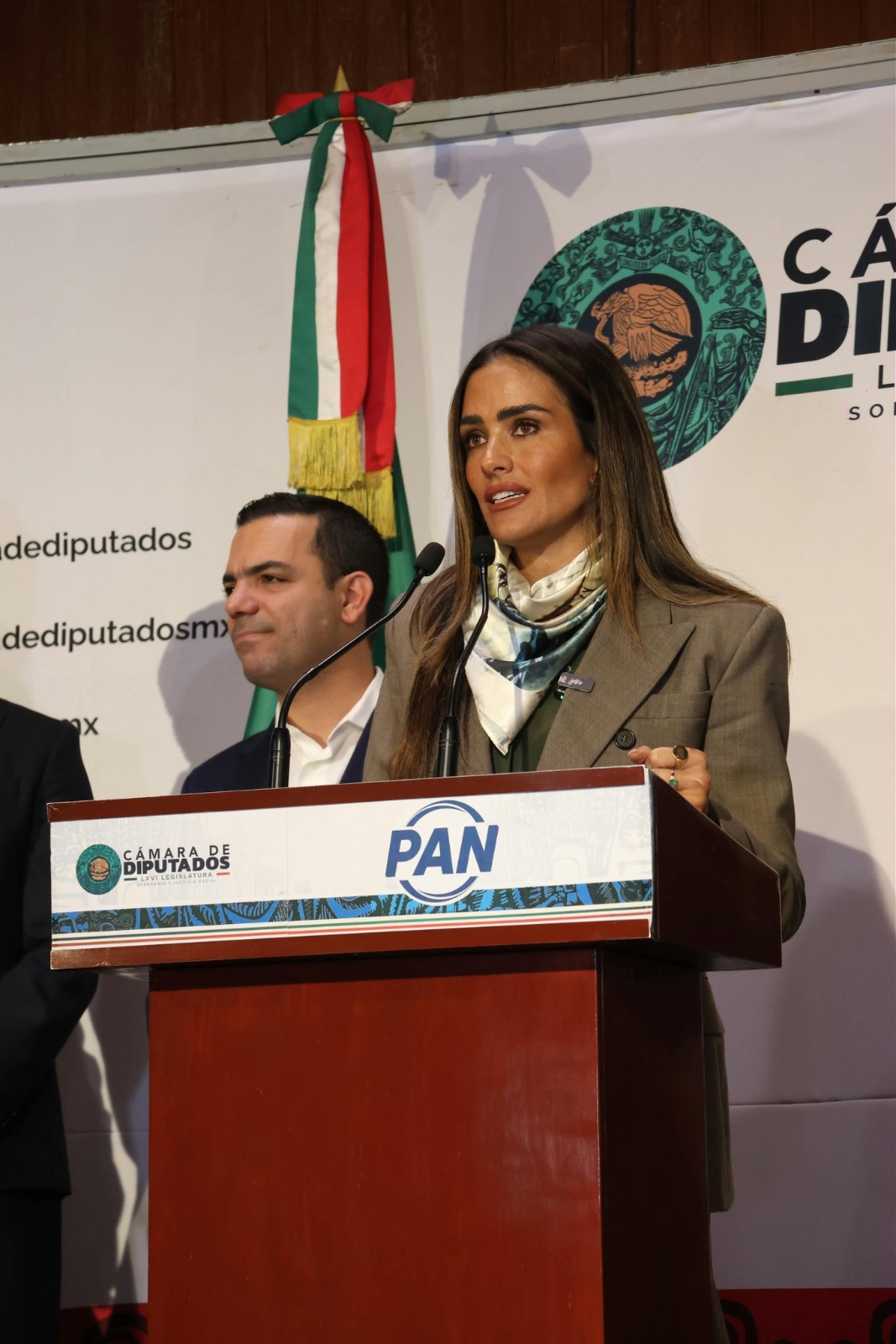 GOBERNAR NO PUEDE SER ADMINISTRAR PRETEXTOS: ALE ROJO DE LA VEGA IMPULSA REFORMA PARA ATENDER ESCUELAS PÚBLICAS