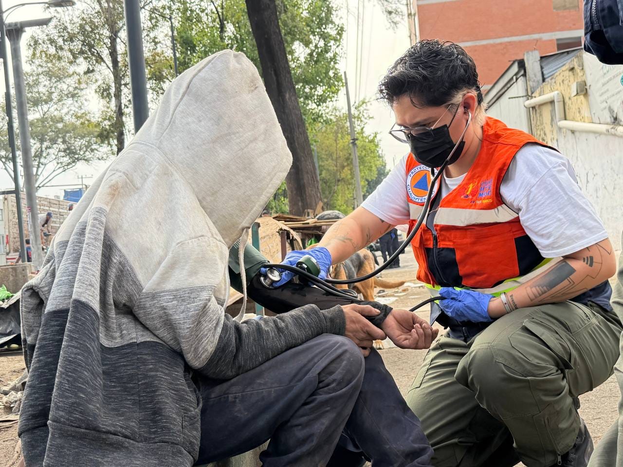 ALCALDÍA CUAUHTÉMOC RETIRA MÁS DE 60 TONELADAS DE TRIQUES Y BASURA DE ESPACIOS PÚBLICOS